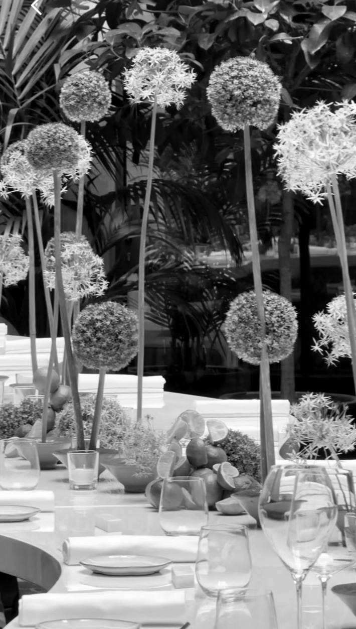 Sculptural floral reception tablescape
